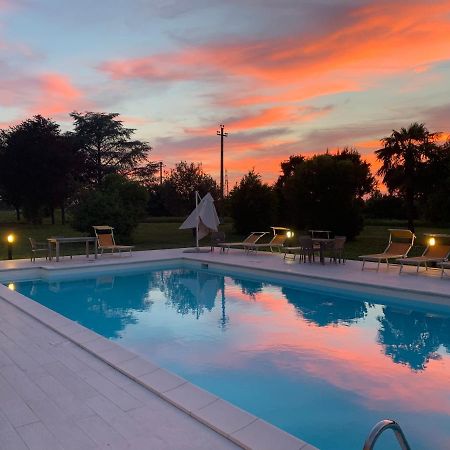 Hotel Le Ville Modena Kültér fotó