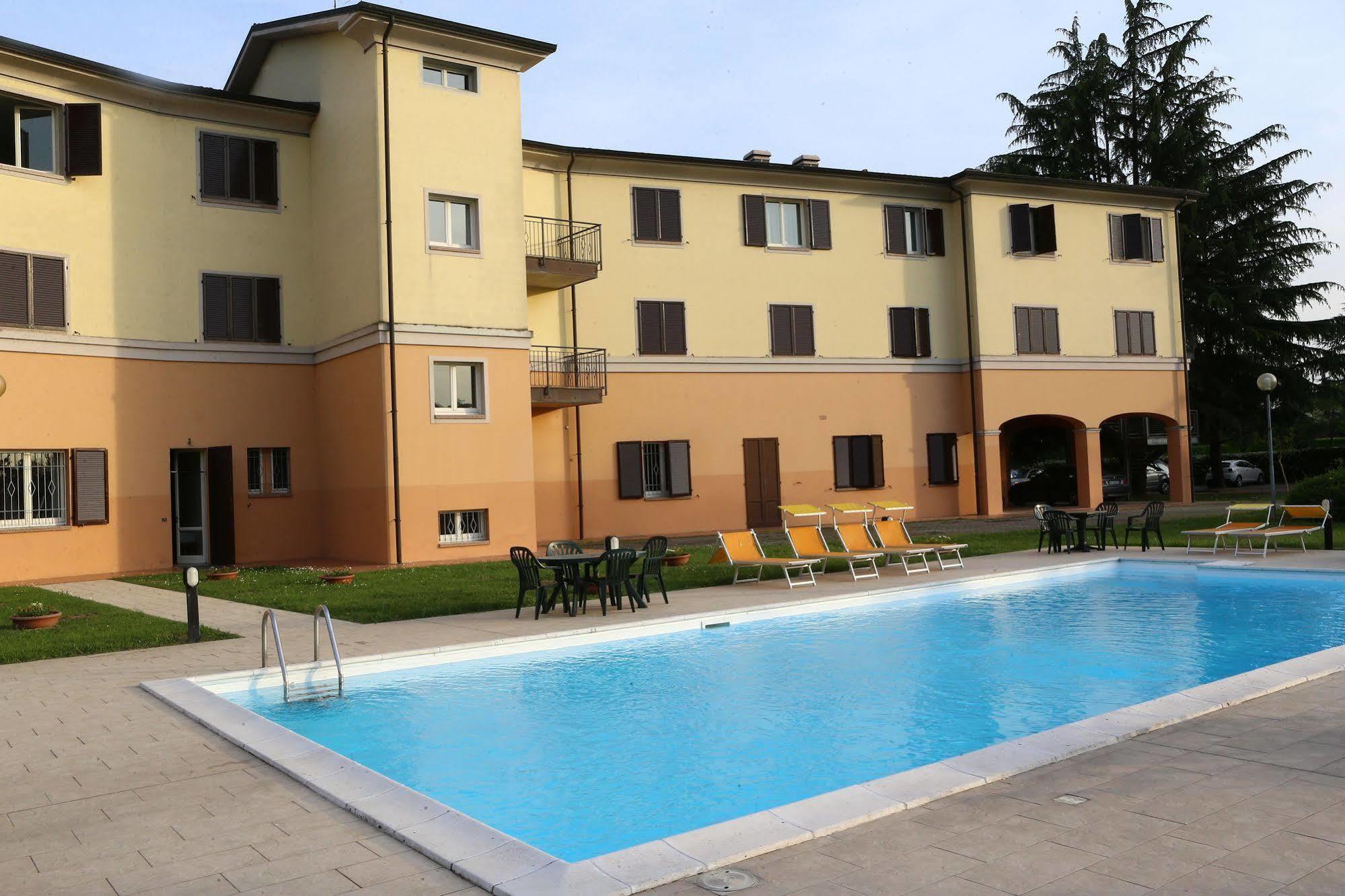 Hotel Le Ville Modena Kültér fotó